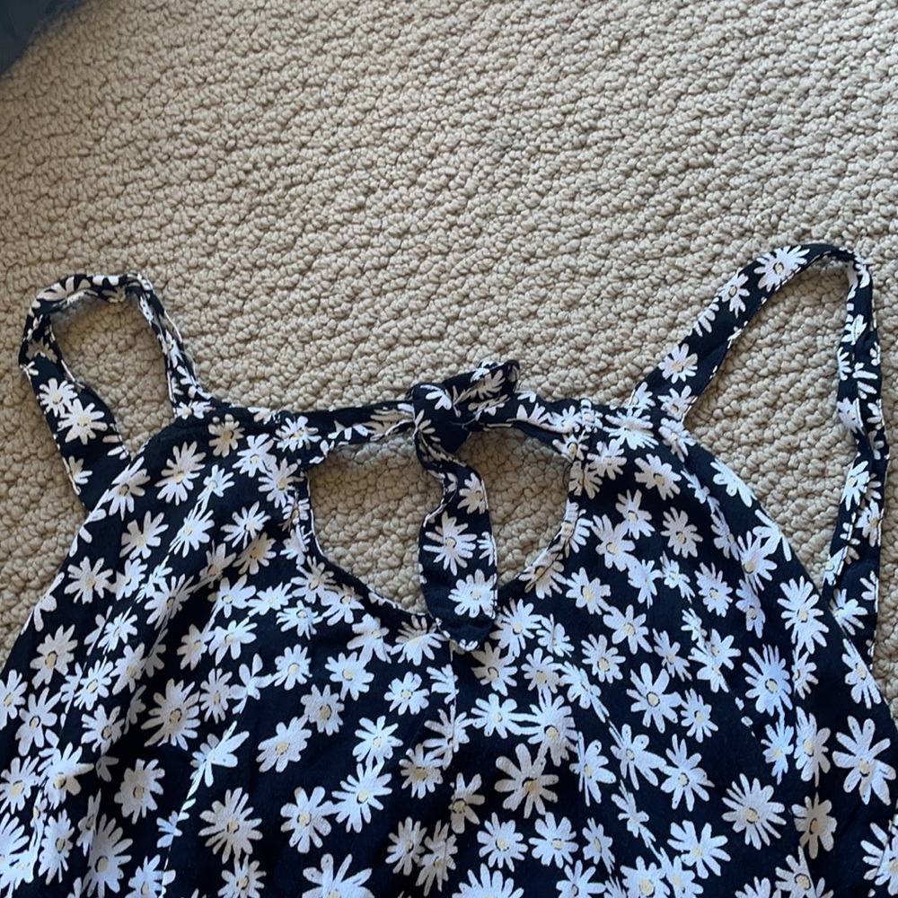 Daisy Garage Top - Picture 2 of 4